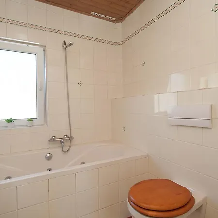 Cozy Holiday Home In Egmond Aan Zee Near Beach * Egmond aan Zee